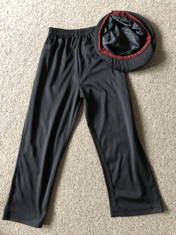 Tudor Boy hat & trousers 5-6 (Hire)