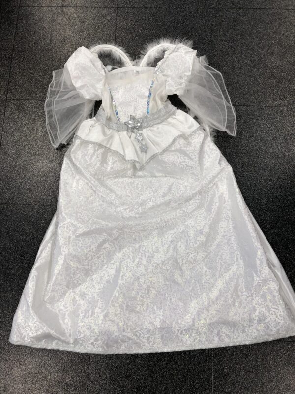 Angel with wings 5-6 (hire)